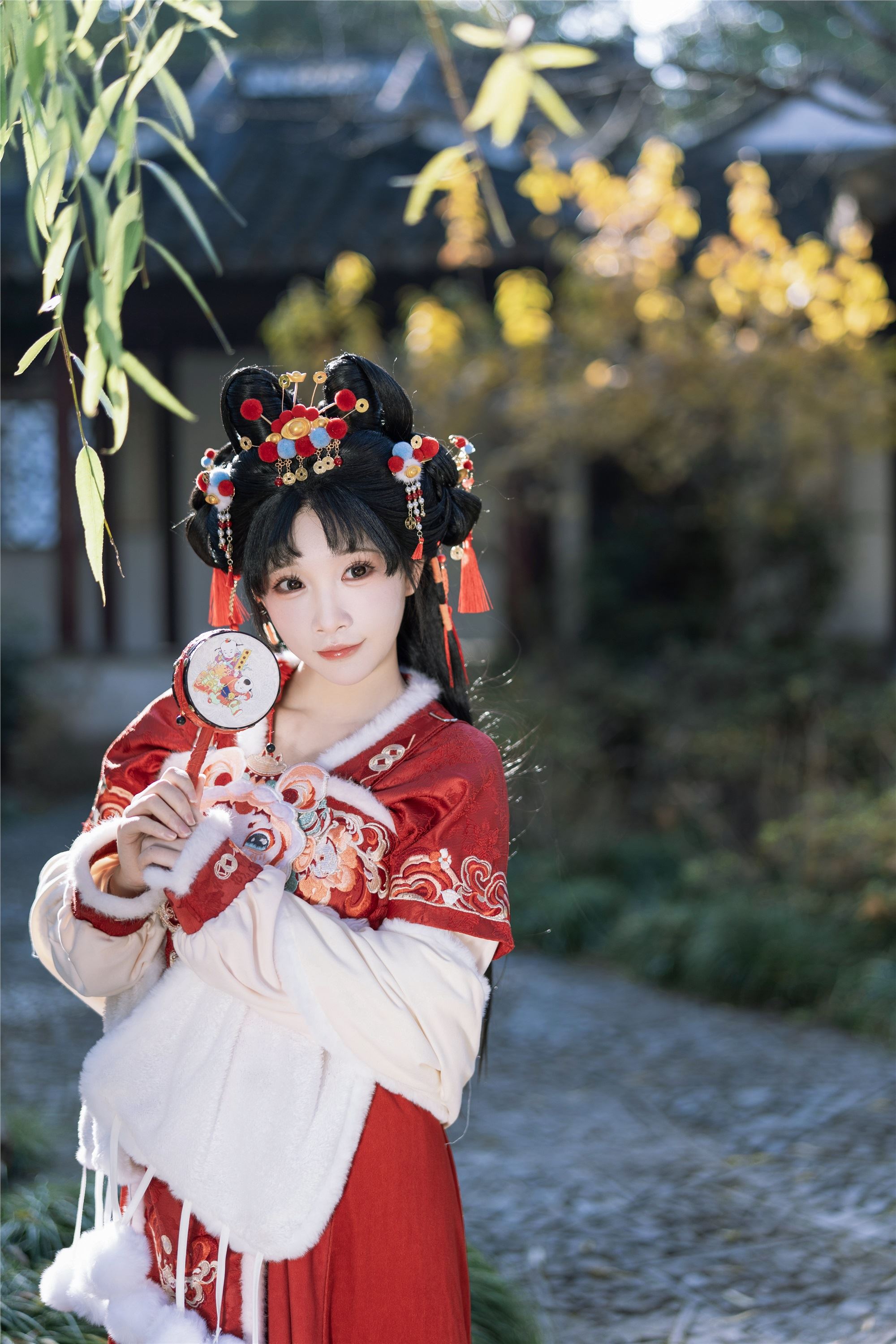 YITUYU艺图语 2025.01.31 红红火火迎新年 一只小羊